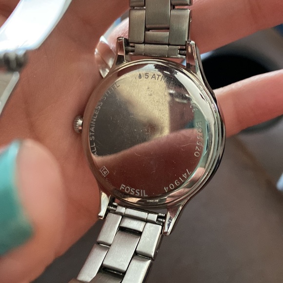 Women’s Fossil Watch - Picture 11 of 11